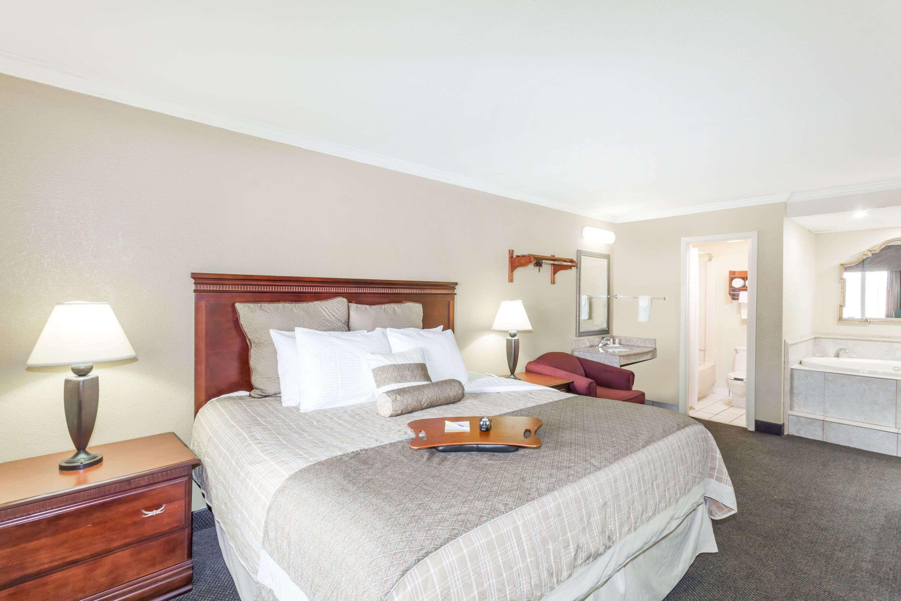 Days Inn By Wyndham Destin Esterno foto