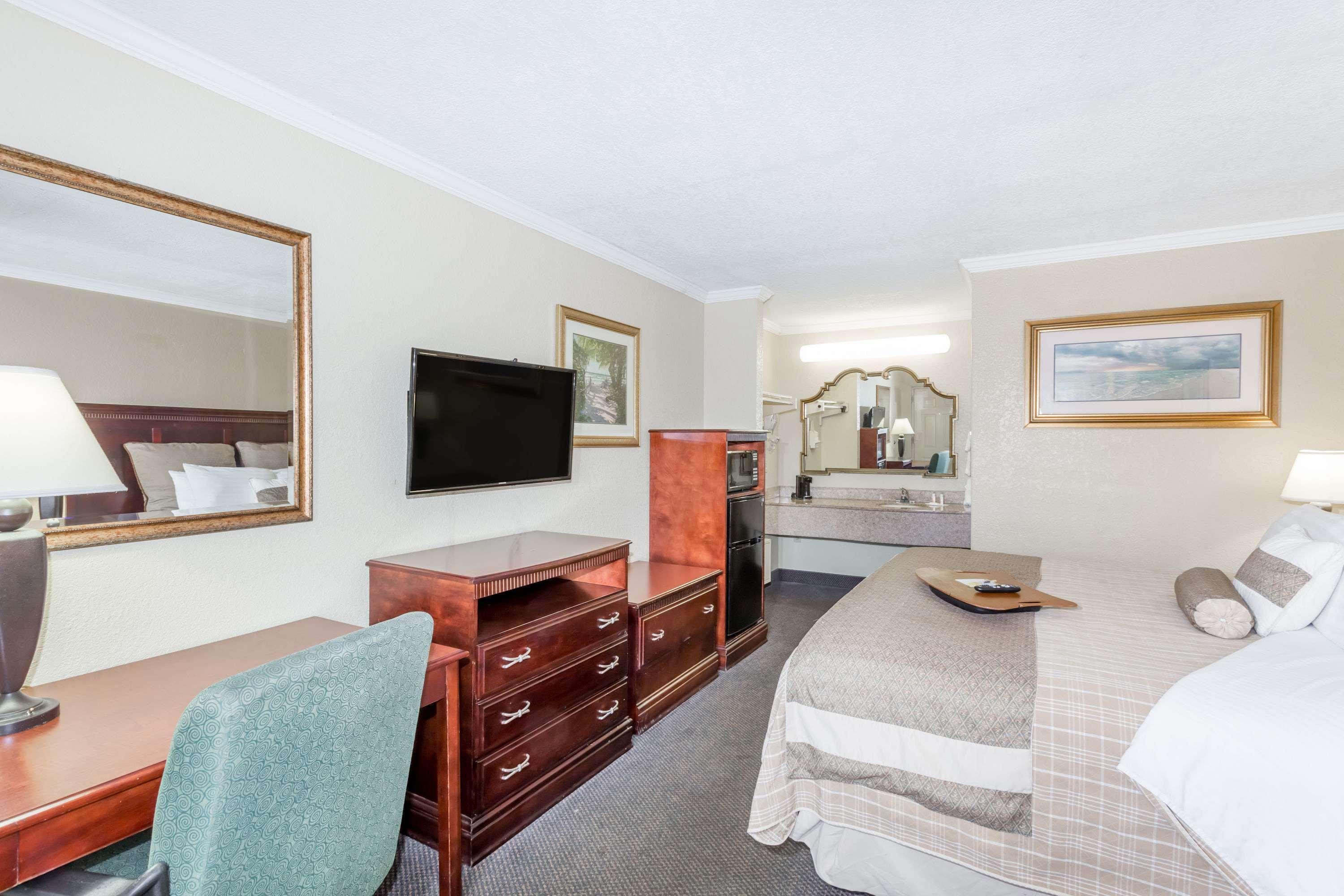 Days Inn By Wyndham Destin Esterno foto